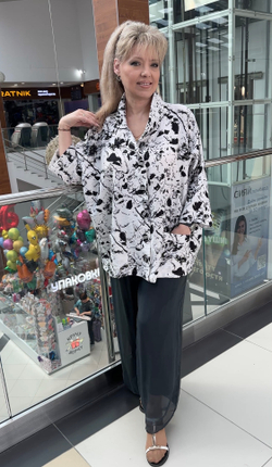 Жакет на пуговицах в черно-белом цвете