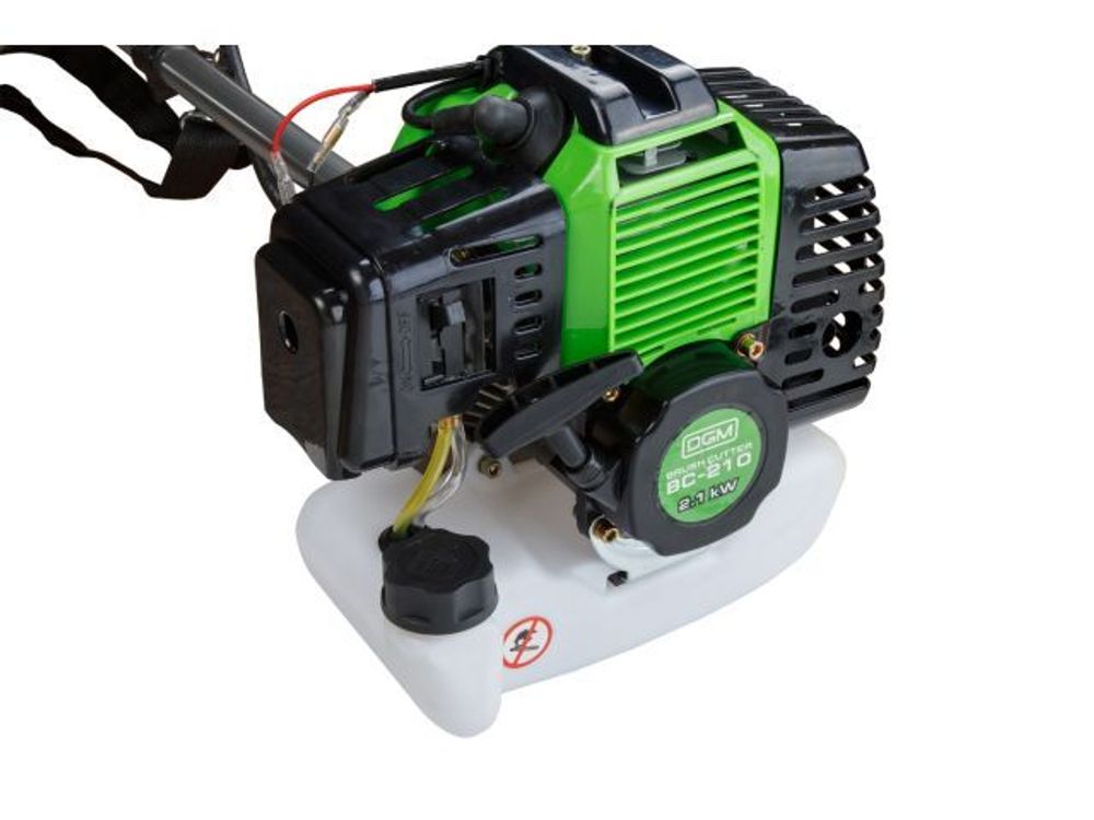 Мотокоса DGM BC-210 с ножом и головкой