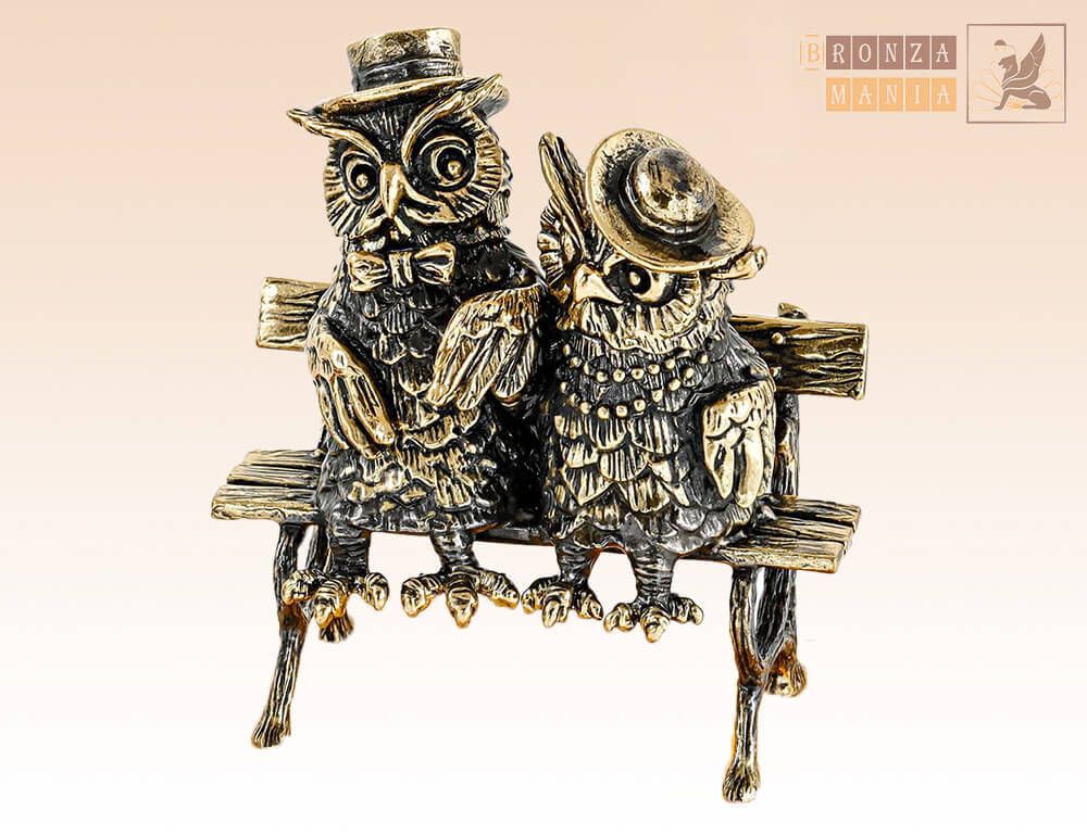 фигурка Совы-аристократы на лавке