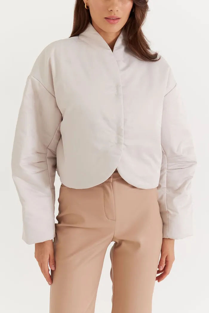 Куртка с объемными рукавами жемчужного цвета