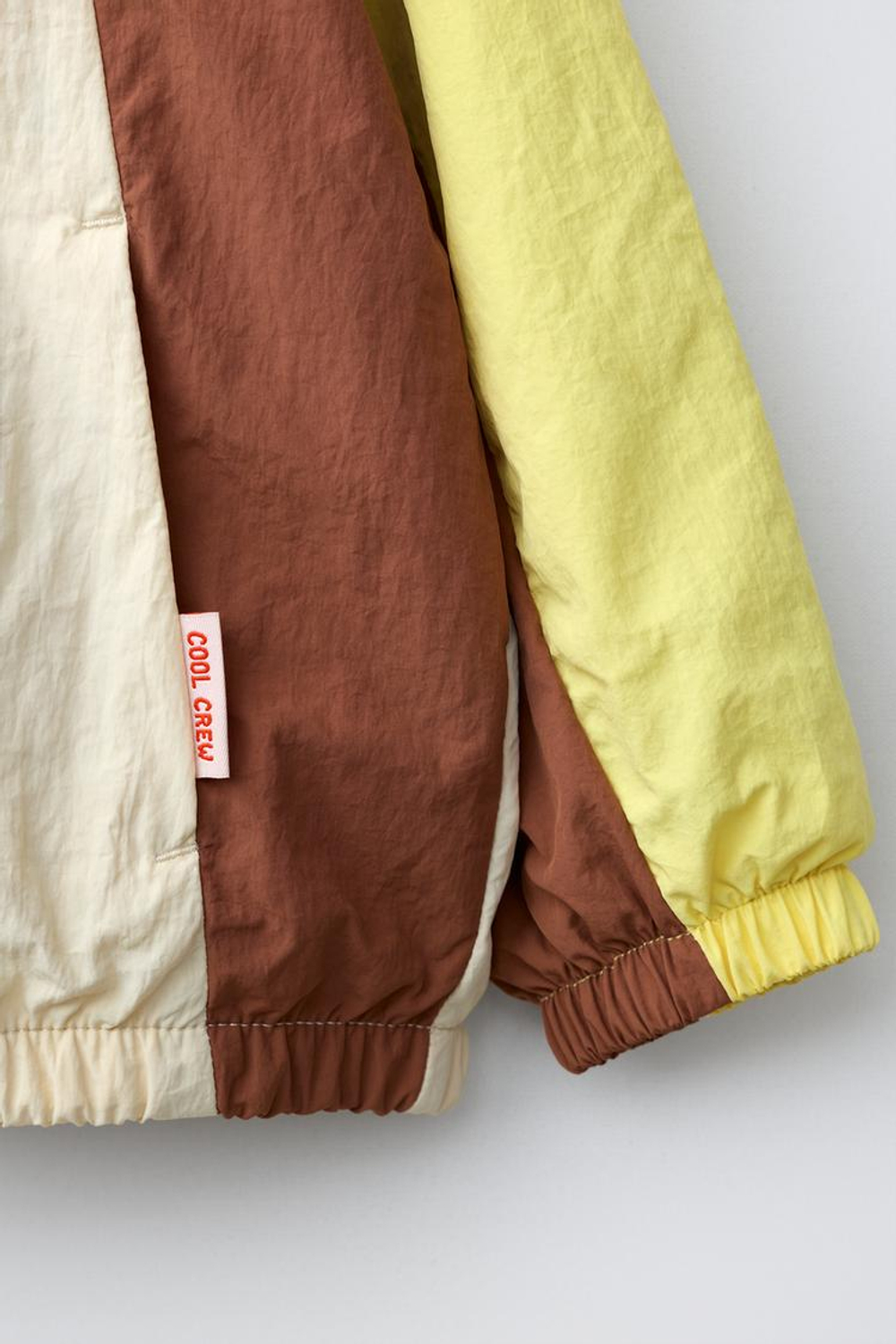 ZARA ЛЕГКИЙ ДОЖДЕВИК В СТИЛЕ КОЛОР-БЛОК, ЭКРЮ/ЖЕЛТЫЙ