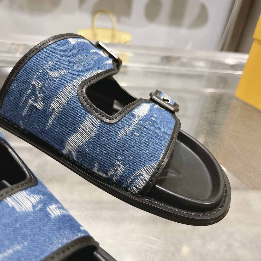 Fendi Feel Slides