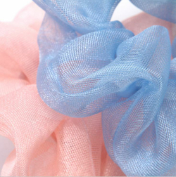 Sale 10%! Модный аксессуар !!! Стильная резинка для волос, Цвет нежно-голубой,с переливающимися нитями, 1 шт.