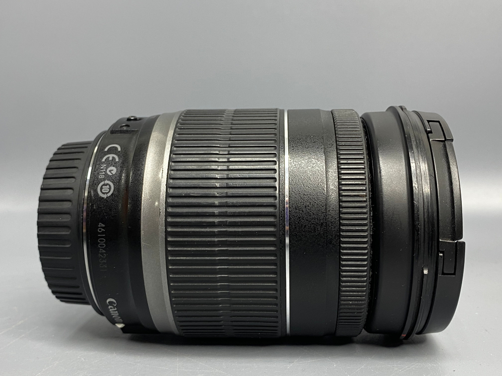 Canon EF-S 18-200mm 3.5-5.6 IS