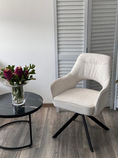 Стул GUARA 180 град. поворот. цвет бежево-белый RAVEN 22 / черный каркас