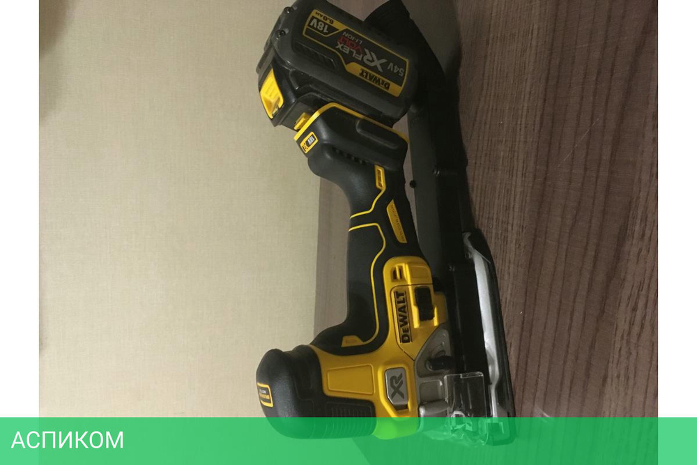Дрель-шуруповерт DeWalt DCS335N-XJ