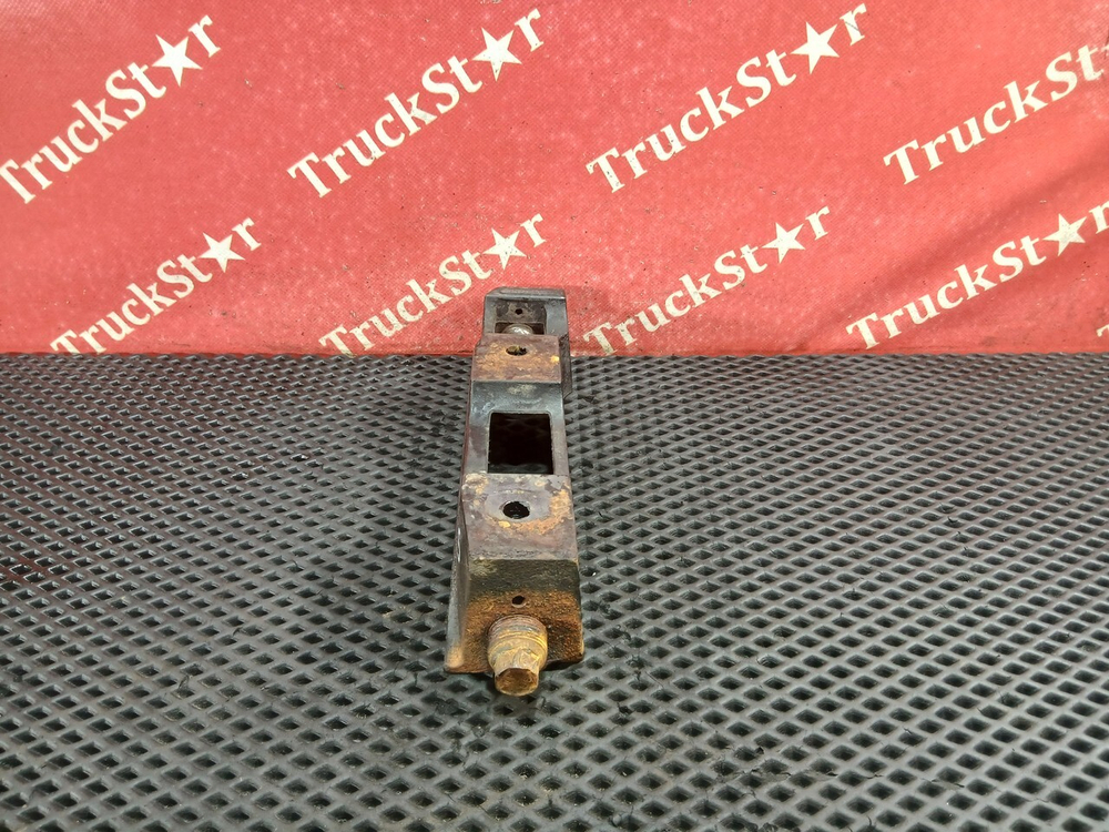 Кронштейн глушителя