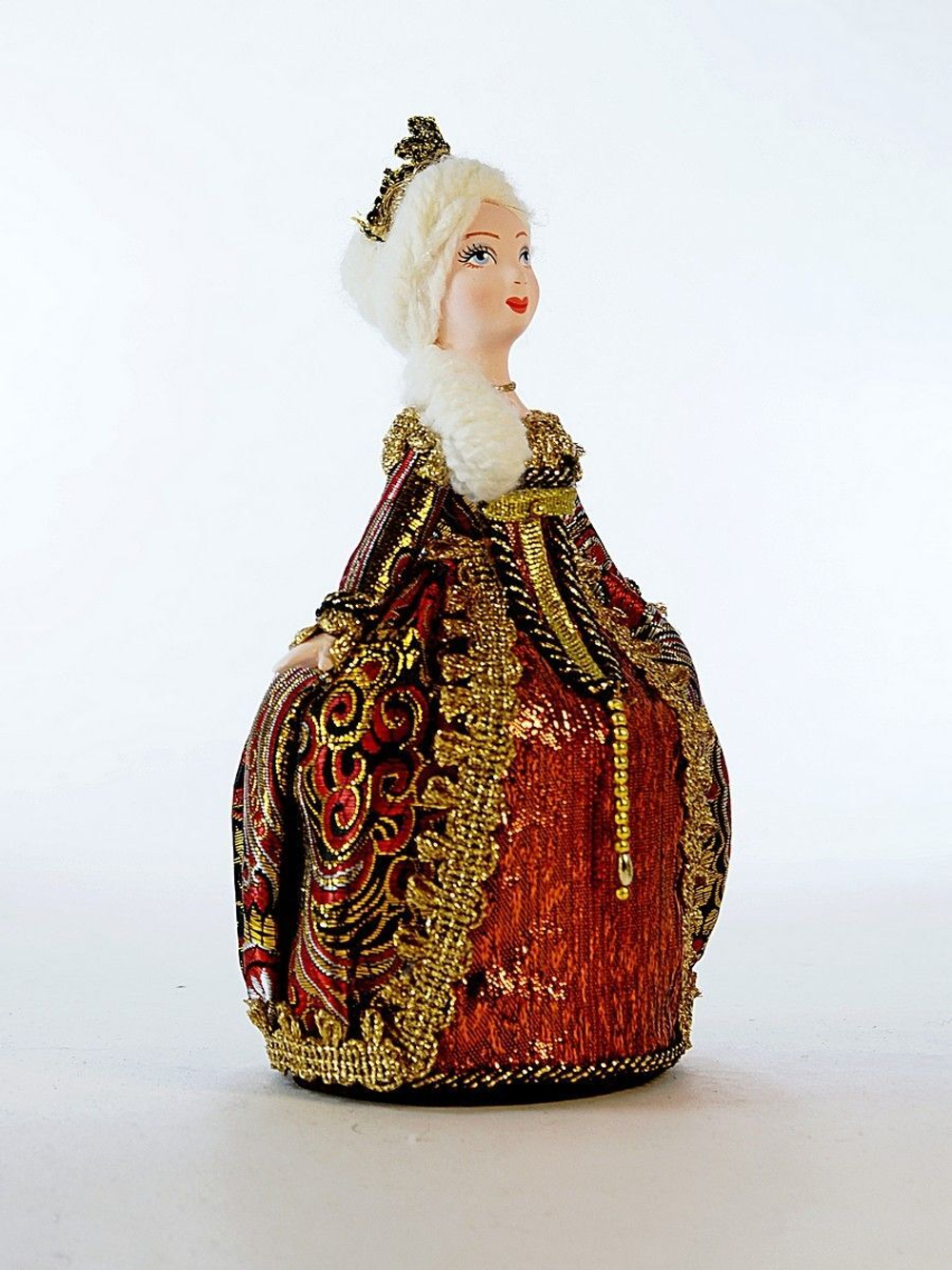 Кукла-шкатулка фарфоровая коллекционная Дама в костюме 18 века