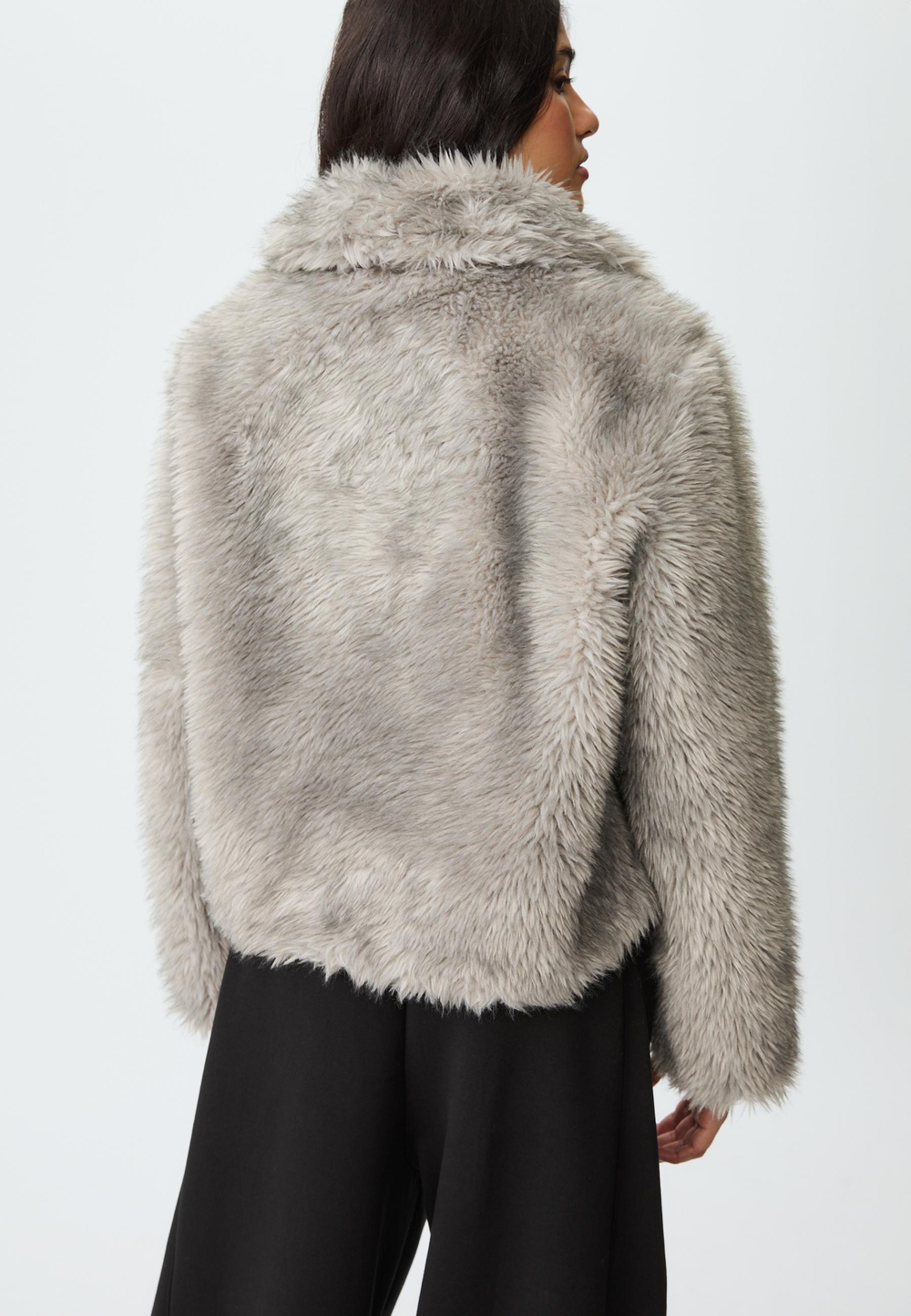 STRADIVARIUS Шуба из искусственного меха, серый