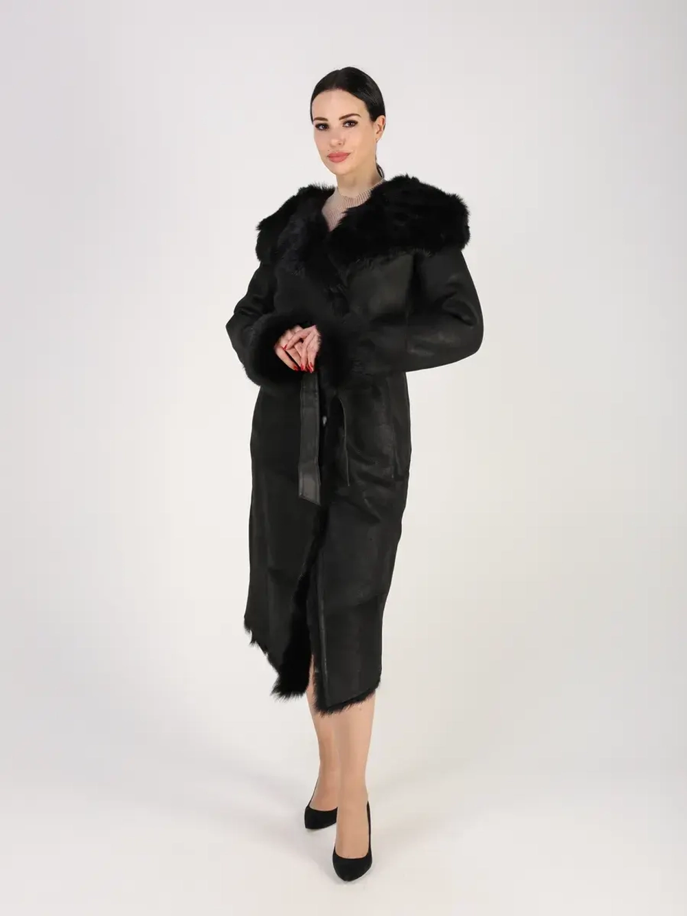 Дубленка зимняя натуральная с капюшоном длинная и теплая