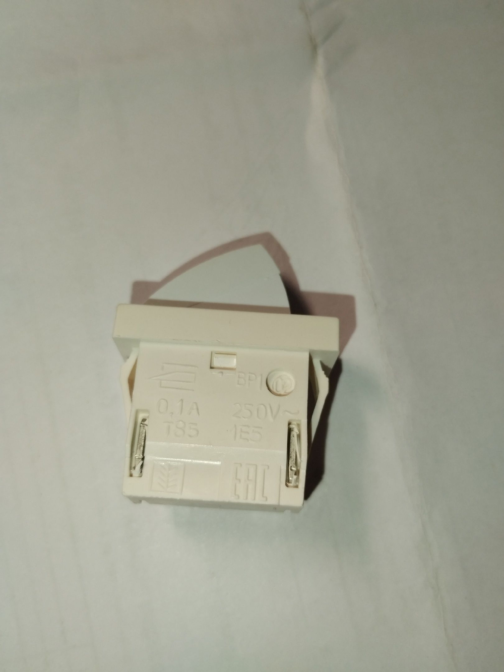 Выключатель света для холодильника самсунг DA34-10138J 2 контакта.