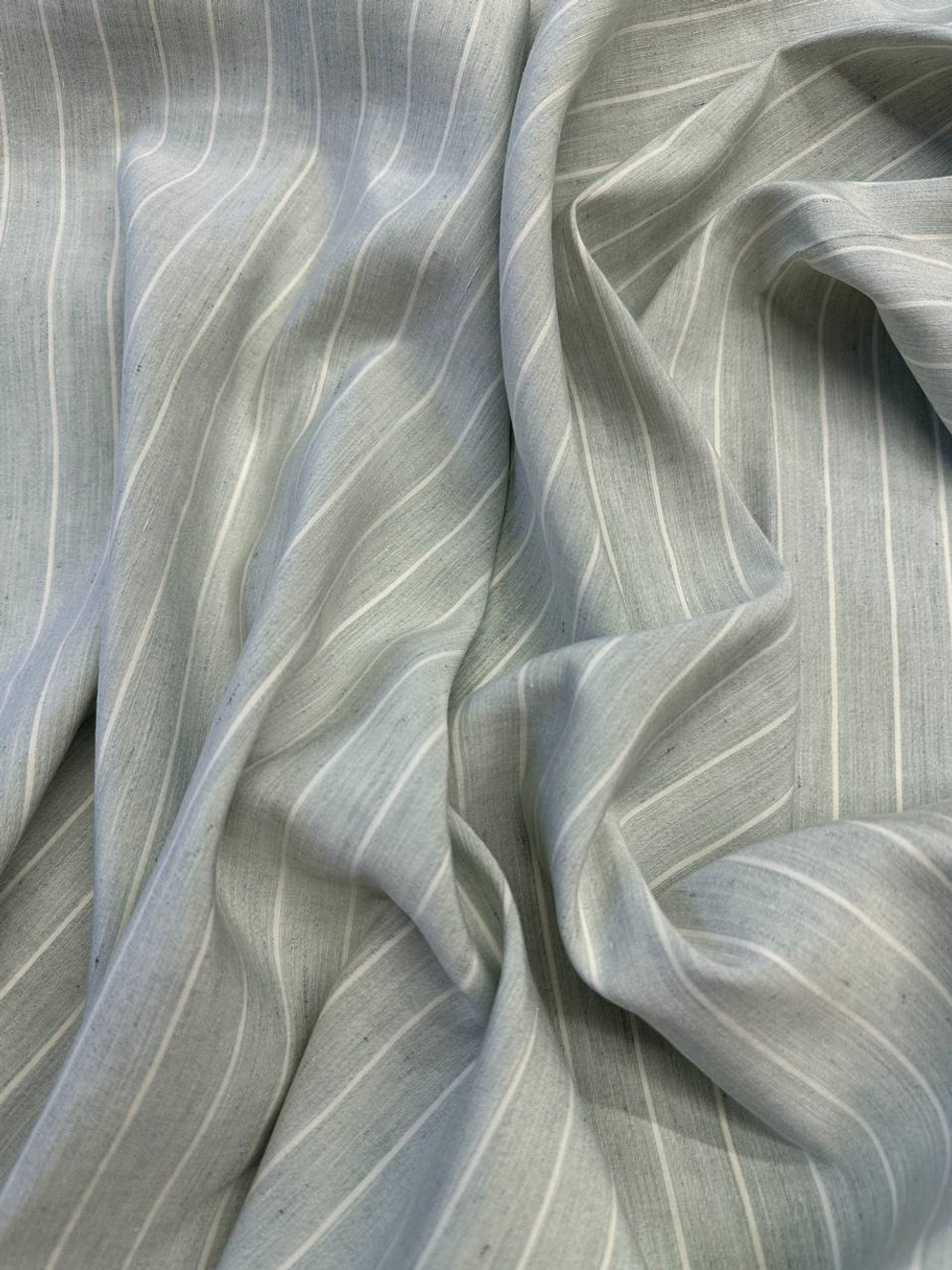 Шелк со льном пастельно-мятный в полоску