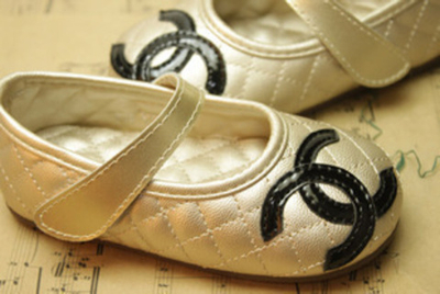 Туфли детские из стеганой кожи ПУ на липучке и с аппликацией логотипа