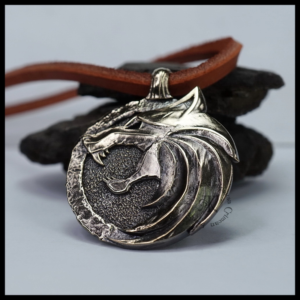 Кулон подвеска медальон "Ведьмак" , латунь