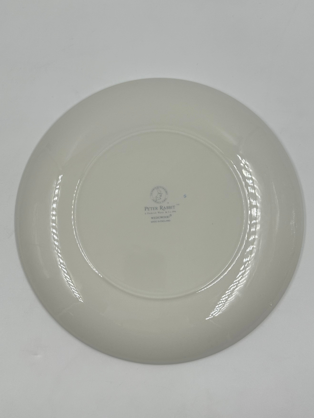 Тарелка Merry Christmas from Peter Rabbit Wedgwood 1996 год