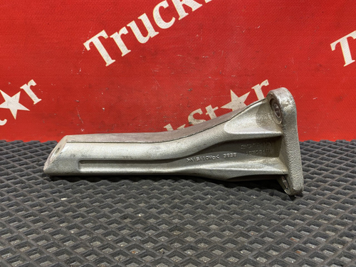 Кронштейн интеркулера