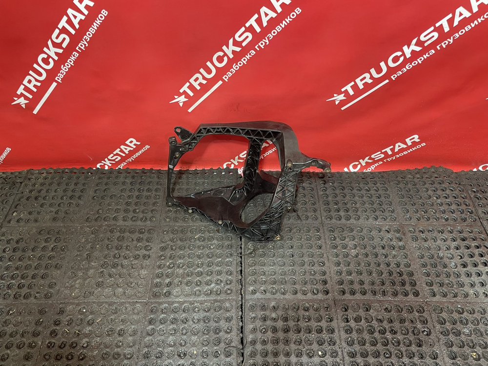 Кронштейн фары правой 2020г.