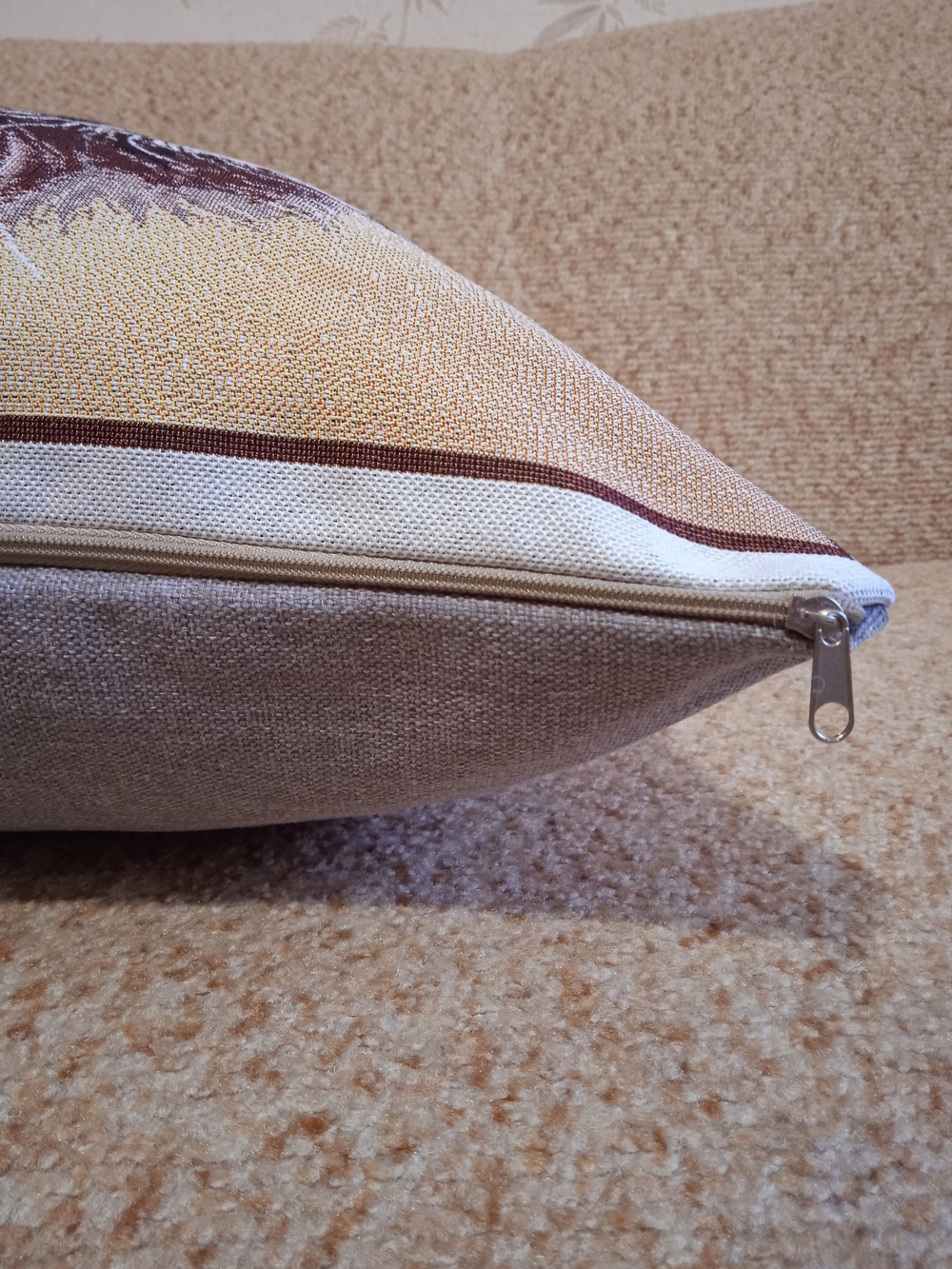 Декоративный гобеленовый чехол для интерьерной подушки Серый кот 47х47