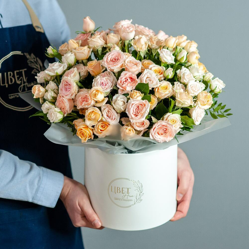 Кустовая роза в шляпной коробке размер XL