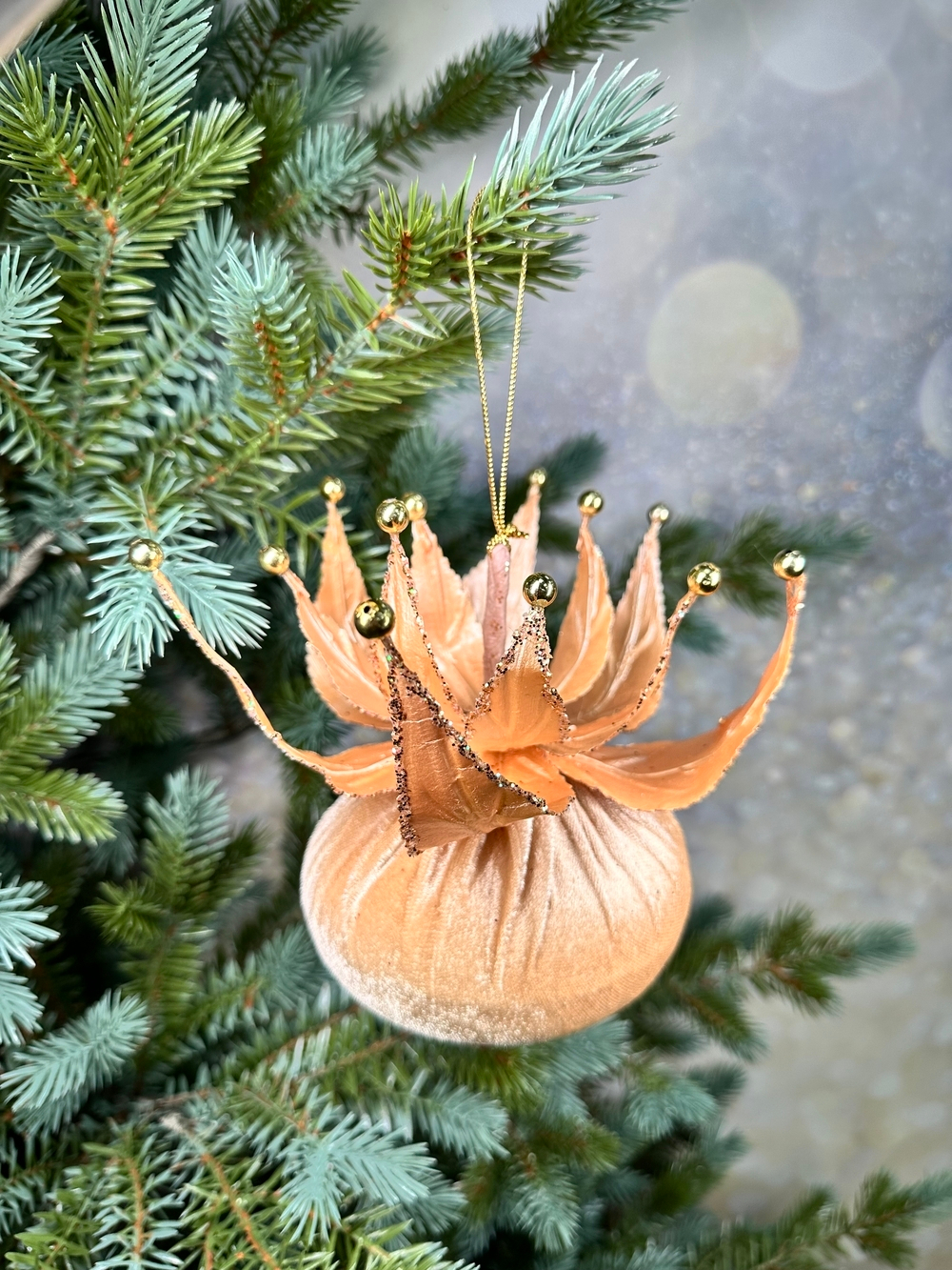 Шар-луковка с листьями 23х15см ChristmasDeLuxe premium collection бежевый/розовый