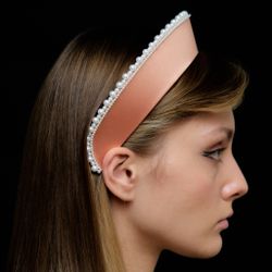 Кокошник персиковый с жемчужным декором