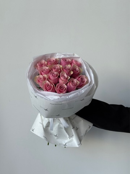 Букет 15 роз в розовом оттенке