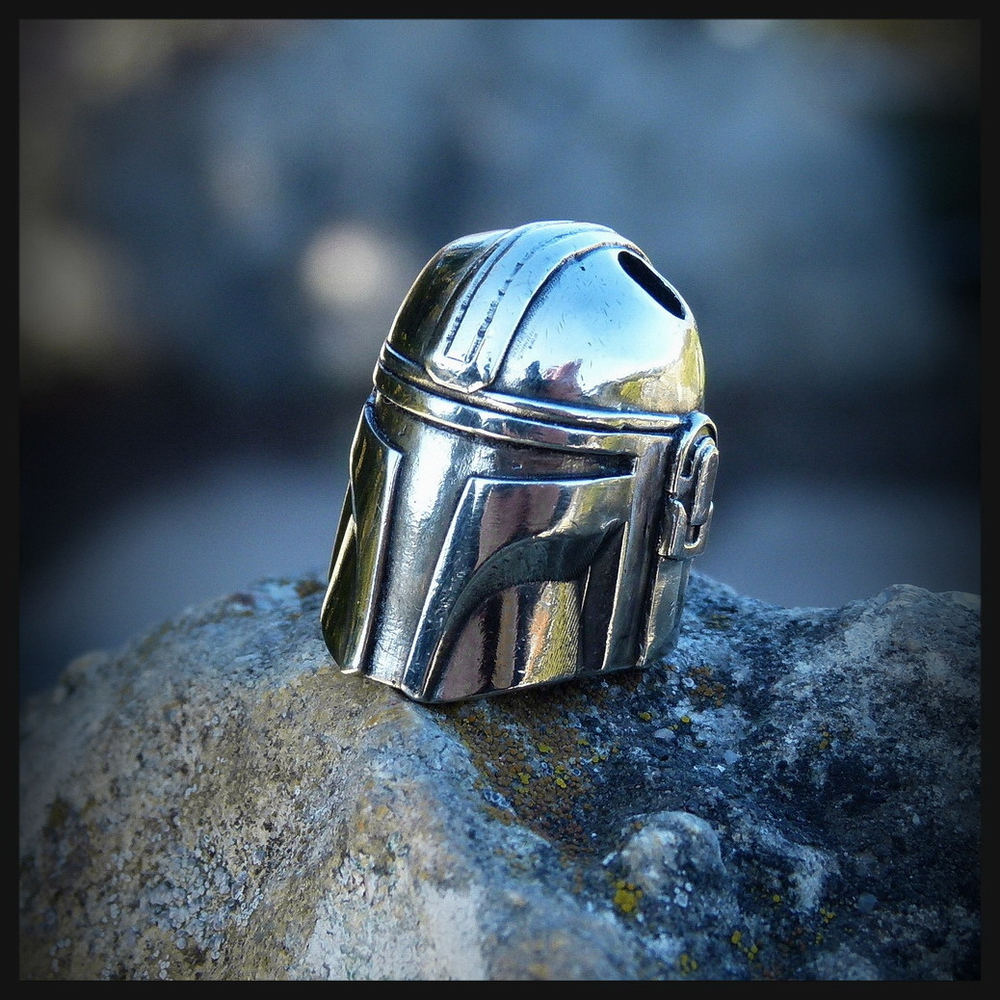 Бусина "Шлем Мандалорец" для темляков , брелков , ножей ,мельхиор