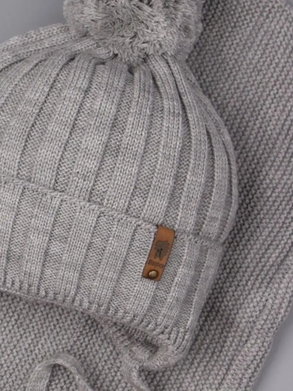 Шапка для мальчика со снудом осенняя