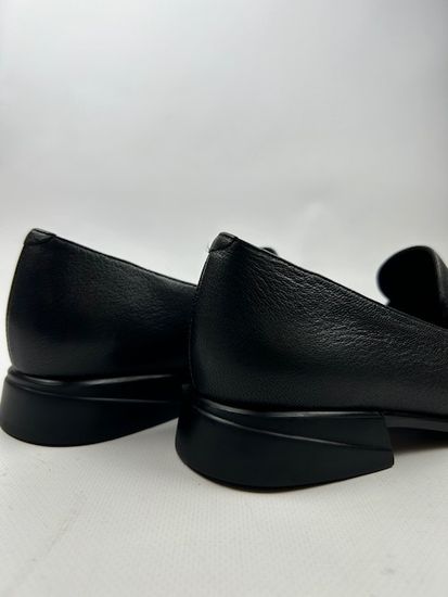 Лоферы женские