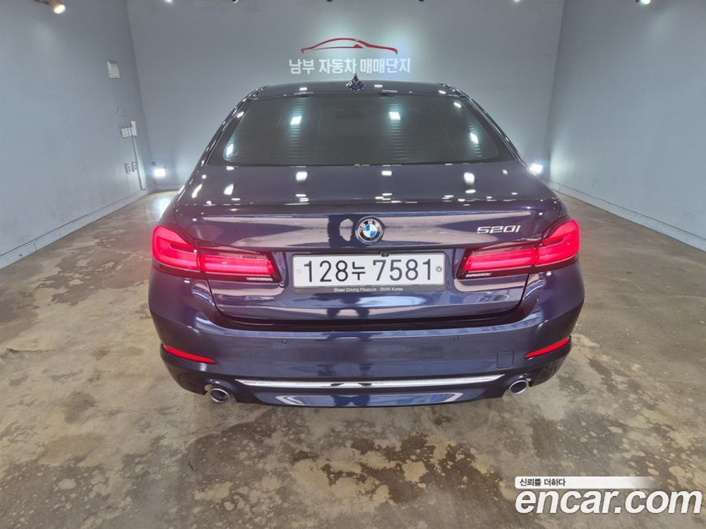 BMW 5 Series (G30) 520i Luxury (02.2020)