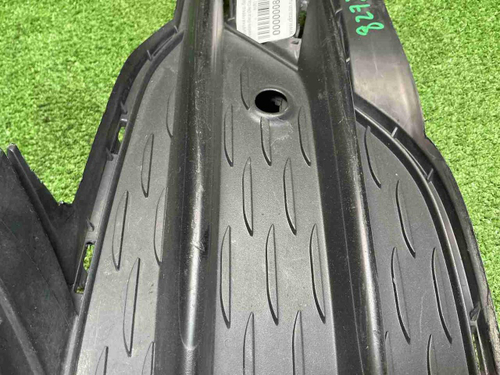 Решетка перед. бампера Mercedes GLE c167 23-нв AMG