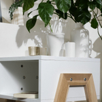 Тумба прикроватная Мунк в спальню и прихожую, с ножками из дуба, без ящика, белая