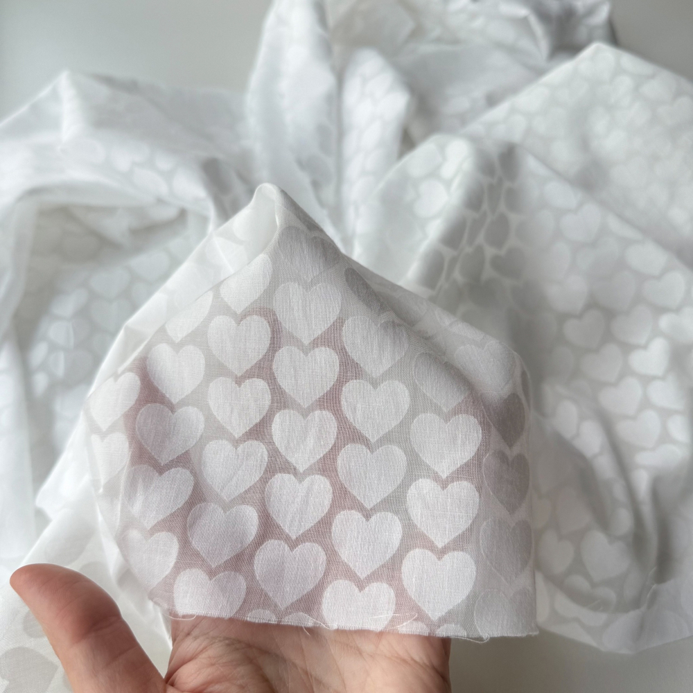 Батист белые Сердечки