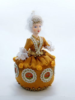 Кукла-игольница Золушка в бальном платье в стиле рококо 18 век