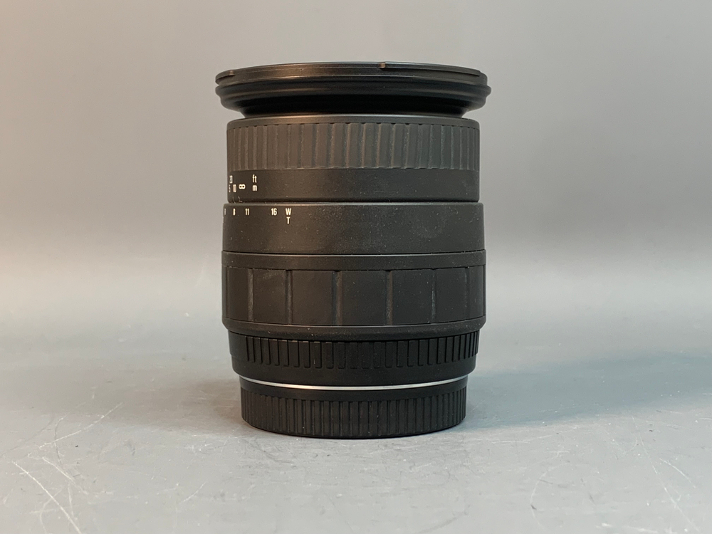 Sigma AF 28-200mm f/3.8-5.6 UC Aspherical б Canon EF