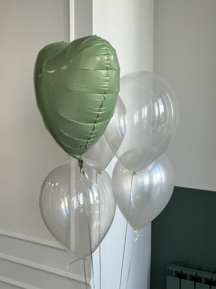 Фонтан из шаров с оливковым сердцем