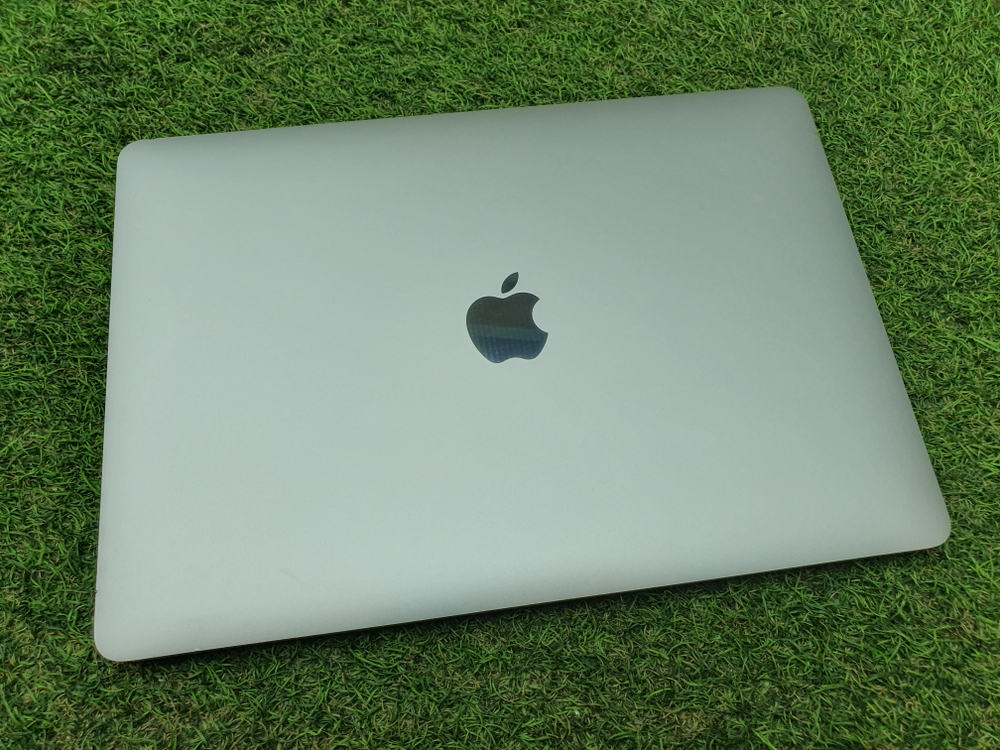 MacBook Pro 13 (2017, два порта Thunderbolt 3) i5/8Gb
