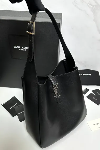 Сумка Saint Laurent LE 5 A 7 эластичная, из зернистой кожи, черная