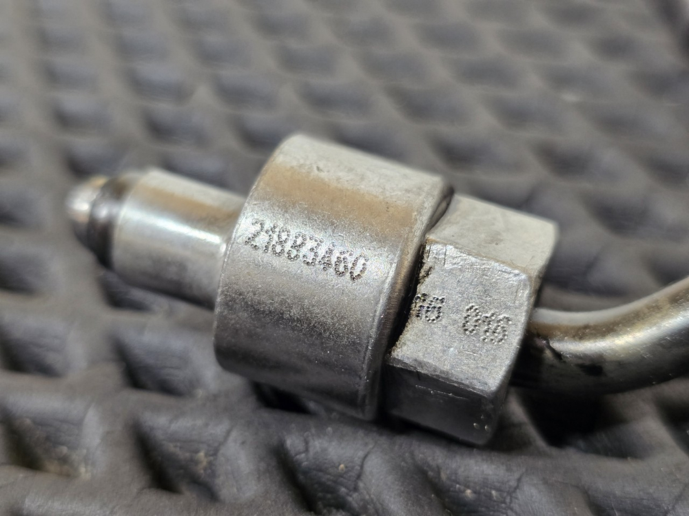 Трубка топливная