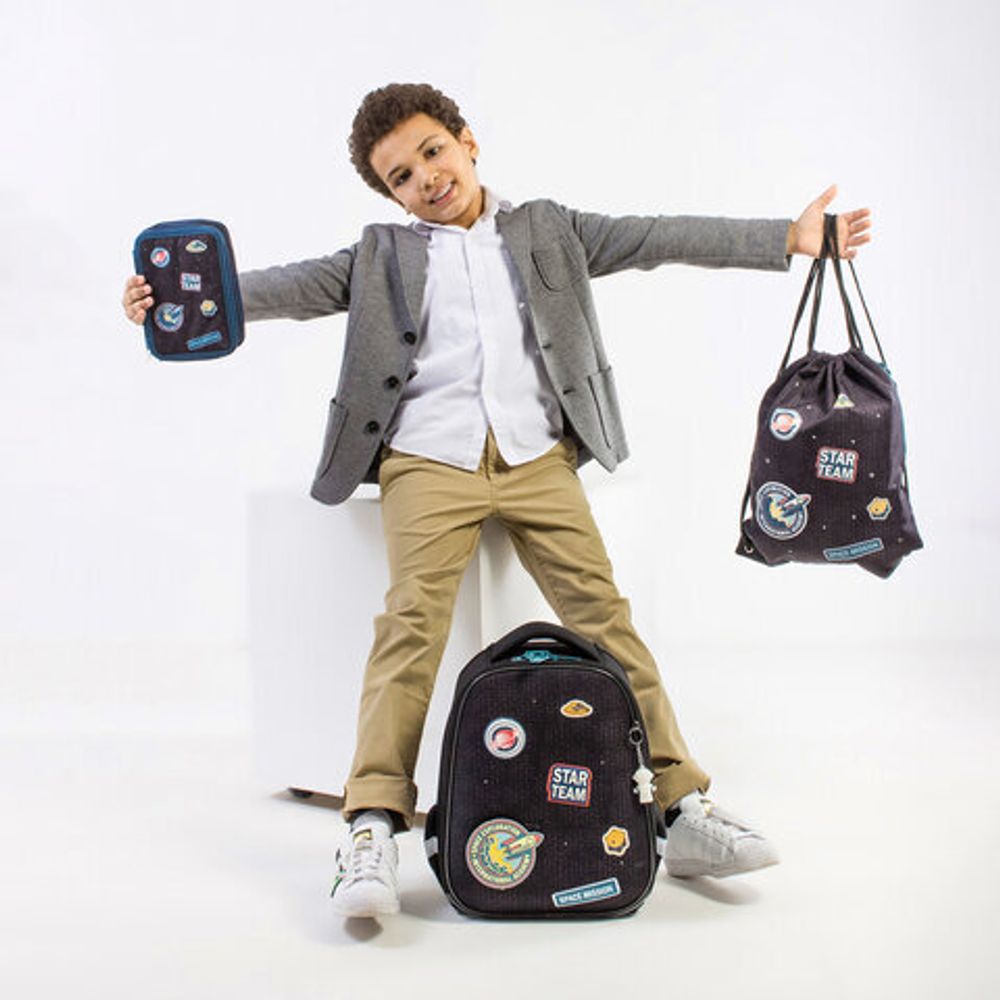 Ранец BRAUBERG PREMIUM, 2 отделения, с брелком, "Space mission", LED ЛАМПОЧКИ, 38х29х16 см, 270599