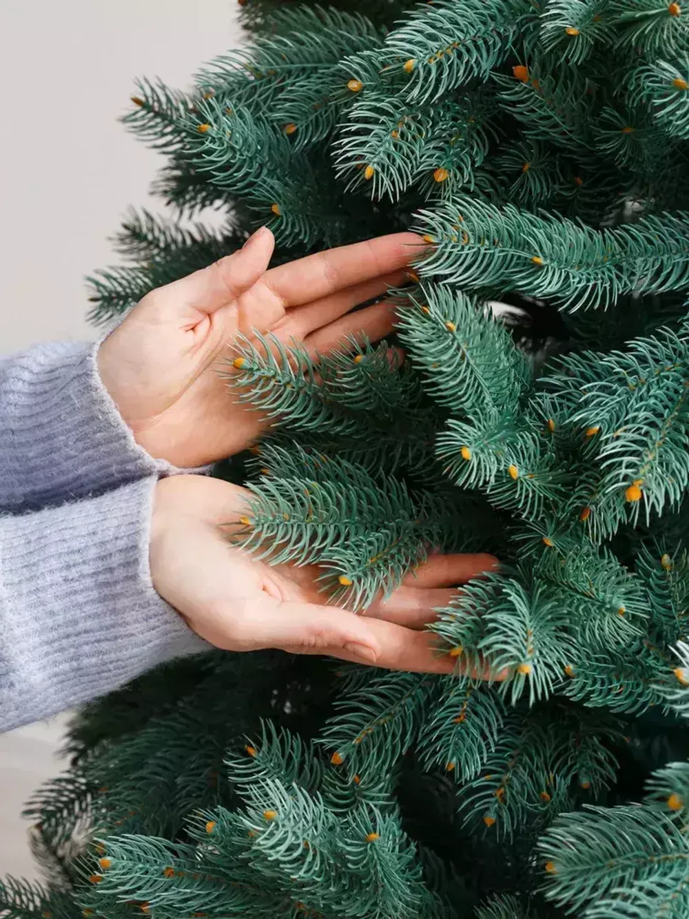 Ель голубая искусственная «Бордо» (Литая хвоя) 180 см / 1.8 м