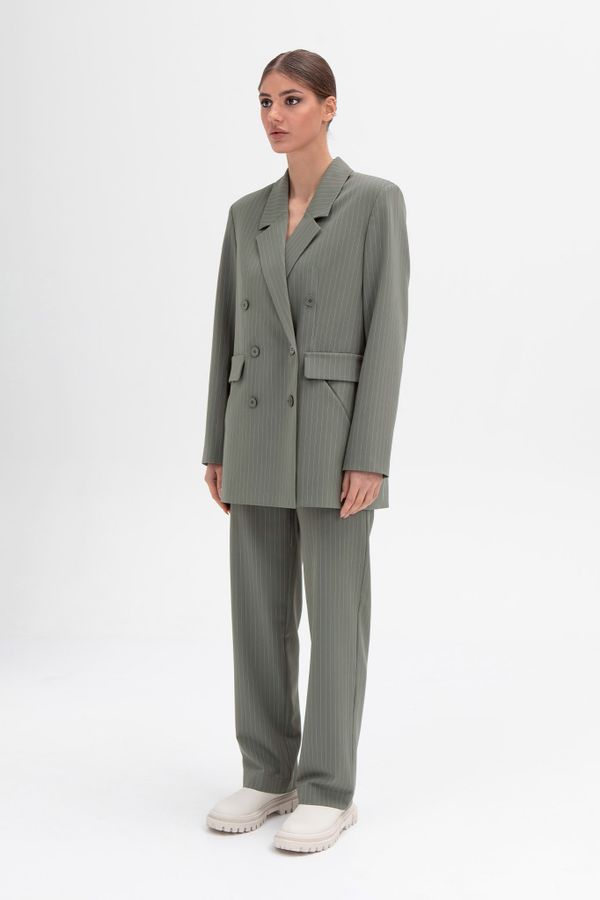 Жакет двубортный в полоску