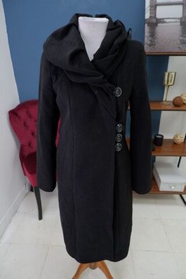 Пальто Lider шерстяное 42 размер