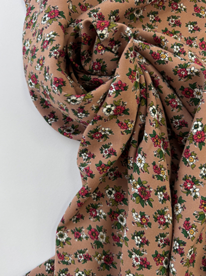 Штапель принт цветок мелкий красный на коричневом D02C1