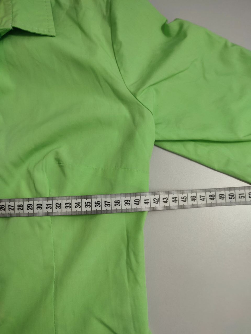 Рубашка зеленая с коротким рукавом 42 размер