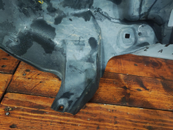 Защита топливного бака Toyota Sequoia 1 00-08 Б/У Оригинал 772770C010