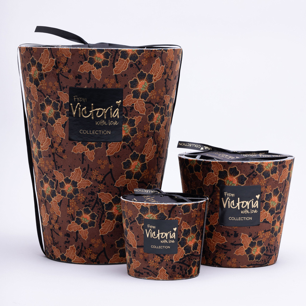 Свеча ароматическая 400г Victoria with Love Velvet margrite