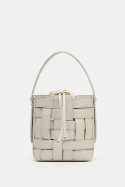 ZARA ПЛЕТЕНАЯ СУМКА С ПЛЕЧЕВЫМ РЕМНЕМ, ЭКРЮ