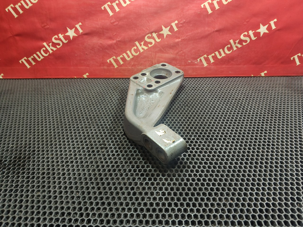 Кронштейн двигателя правый