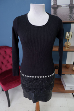 Платье черное эффектное 42 размер